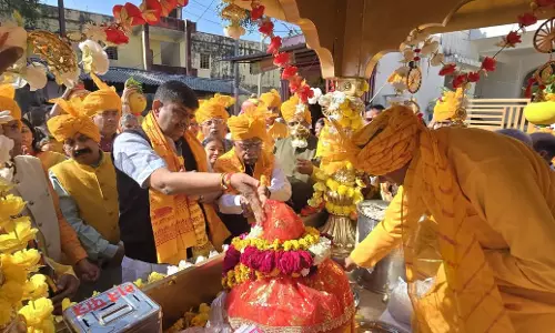 Alwar: गुरूद्वारे में पहुंचकर गुरूजनों का लिया आशीर्वाद , पर्यावरण संरक्षण का संदेश Alwar: गुरूद्वारे में पहुंचकर गुरूजनों का लिया आशीर्वाद , पर्यावरण संरक्षण का संदेश