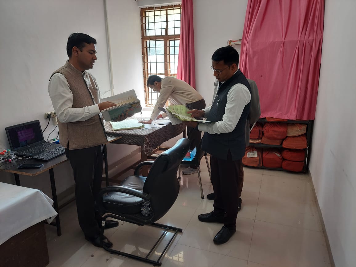 कलेक्टर अरुण विश्वकर्मा ने सिलवानी में SDM और तहसील कार्यालय सिलवानी का किया निरीक्षण