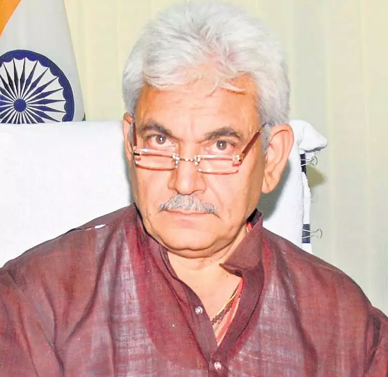 Srinagar Diary एलजी ने लगातार सुरक्षा समीक्षा बैठकों की अध्यक्षता की Srinagar Diary एलजी ने लगातार सुरक्षा समीक्षा बैठकों की अध्यक्षता की