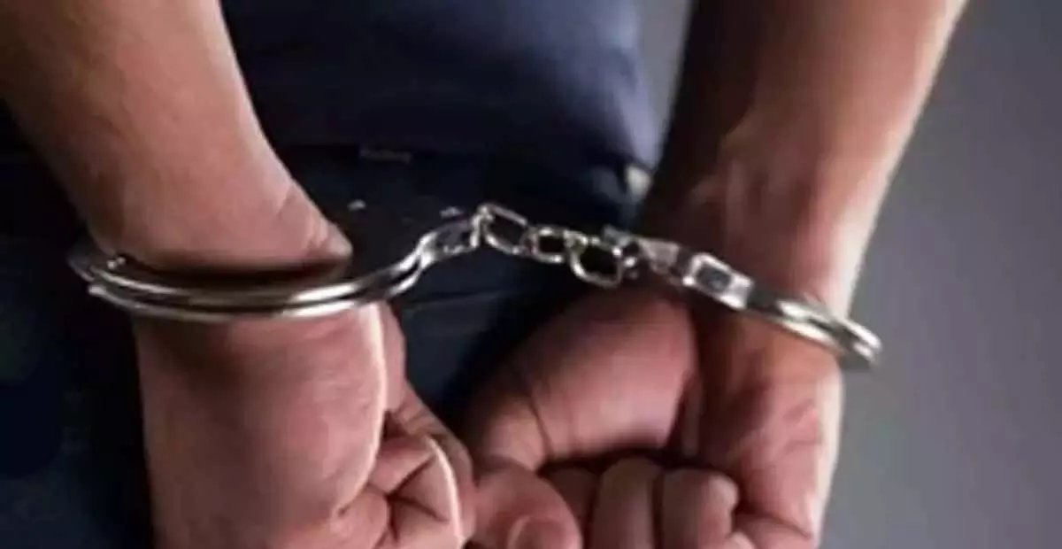 Andhra: लाल चंदन की तस्करी के लिए व्यक्ति को 5 साल की जेल Andhra: लाल चंदन की तस्करी के लिए व्यक्ति को 5 साल की जेल