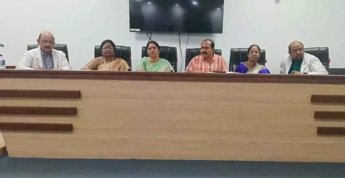 Andhra: एपीएससीपीसीआर ने जन्म प्रमाण पत्र तत्काल जारी करने की मांग की Andhra: एपीएससीपीसीआर ने जन्म प्रमाण पत्र तत्काल जारी करने की मांग की