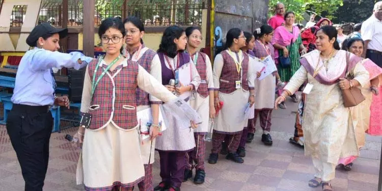 सीबीएसई 10वीं, 12वीं बोर्ड परीक्षाएं 2025 आज से शुरू सीबीएसई 10वीं, 12वीं बोर्ड परीक्षाएं 2025 आज से शुरू