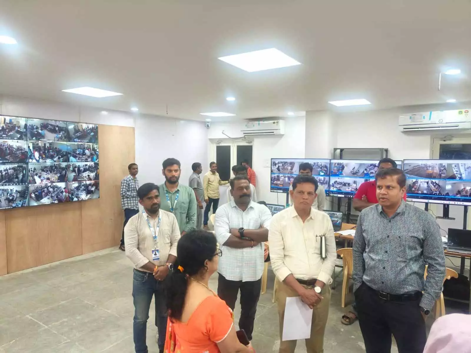 तेलंगाना ने प्रैक्टिकल परीक्षाओं की निगरानी के लिए CCTV का इस्तेमाल किया तेलंगाना ने प्रैक्टिकल परीक्षाओं की निगरानी के लिए CCTV का इस्तेमाल किया
