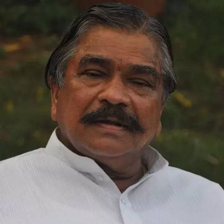 Odisha में कांग्रेस में वापसी के बाद सुरा राउत्रे रो पड़े Odisha में कांग्रेस में वापसी के बाद सुरा राउत्रे रो पड़े