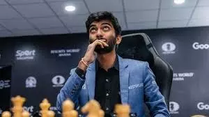 गुकेश ने फिरौजा को पकड़ने के लिए संघर्ष किया गुकेश ने फिरौजा को पकड़ने के लिए संघर्ष किया