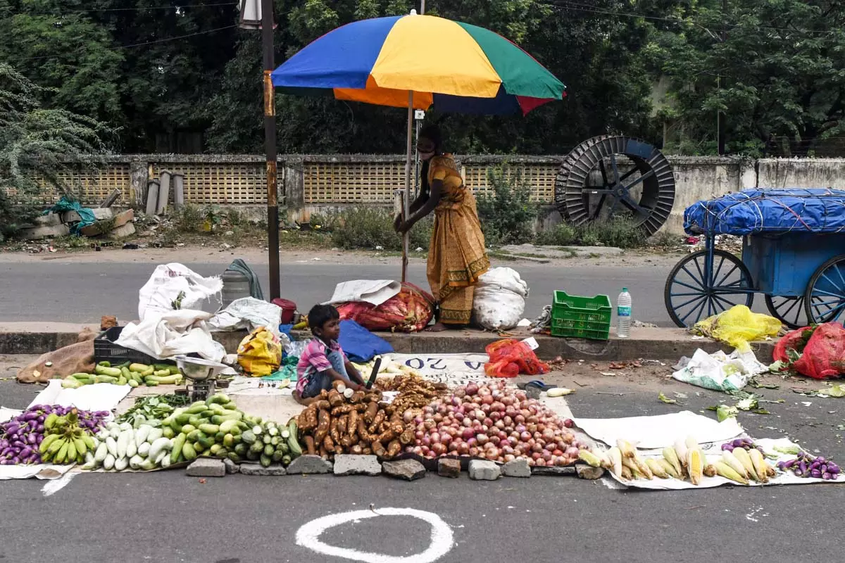 खाद्य कीमतों में गिरावट के बीच जनवरी में थोक मुद्रास्फीति घटकर 2.31% पर आ गई खाद्य कीमतों में गिरावट के बीच जनवरी में थोक मुद्रास्फीति घटकर 2.31% पर आ गई