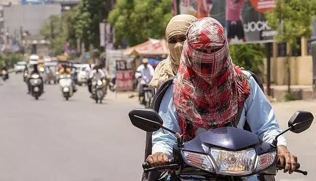 Tamil Nadu: आज और कल (15, 16 फरवरी) तापमान बढ़ेगा Tamil Nadu: आज और कल (15, 16 फरवरी) तापमान बढ़ेगा