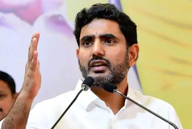 पांच साल के अंदर कानून तोड़ने वालों के खिलाफ रेड बुक लागू की जाएगी: Minister Lokesh पांच साल के अंदर कानून तोड़ने वालों के खिलाफ रेड बुक लागू की जाएगी: Minister Lokesh