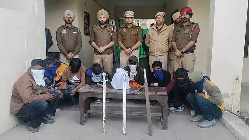 Phillaur में हिंसक झड़प का वीडियो वायरल होने के बाद 11 लोग गिरफ्तार Phillaur में हिंसक झड़प का वीडियो वायरल होने के बाद 11 लोग गिरफ्तार