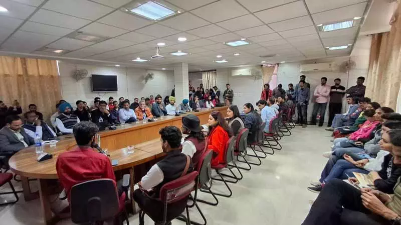 Chandigarh: फैज़ अहमद फैज़ को याद किया गया Chandigarh: फैज़ अहमद फैज़ को याद किया गया