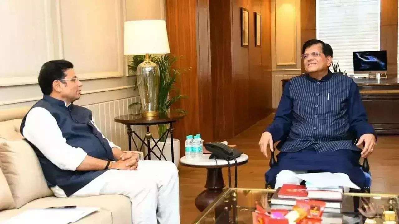 श्रीधर बाबू ने राज्य में 2 मेगा लेदर पार्क के लिए केंद्र से संपर्क किया श्रीधर बाबू ने राज्य में 2 मेगा लेदर पार्क के लिए केंद्र से संपर्क किया