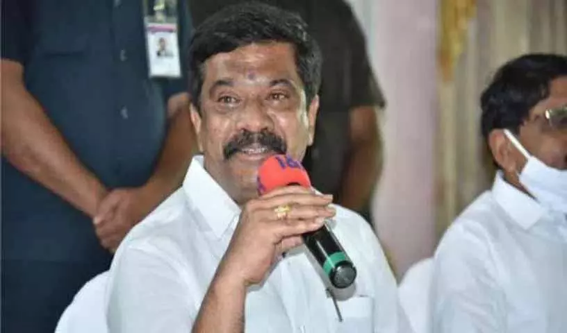 वेमुला ने KCR पर रेवंत की टिप्पणियों पर कड़ी आपत्ति जताई वेमुला ने KCR पर रेवंत की टिप्पणियों पर कड़ी आपत्ति जताई