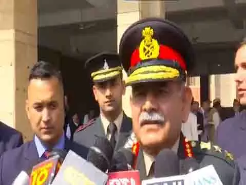 सेना प्रमुख ने भारत-अमेरिका रक्षा सौदों के लिए 10 वर्षीय योजना की सराहना की सेना प्रमुख ने भारत-अमेरिका रक्षा सौदों के लिए 10 वर्षीय योजना की सराहना की