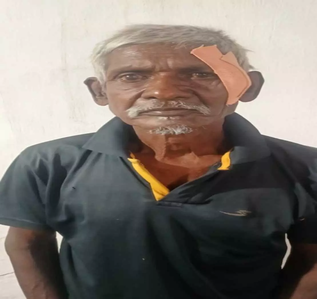CG BREAKING: जमीन विवाद में भतीजे को लोहे के बसूला से मारा, मौत CG BREAKING: जमीन विवाद में भतीजे को लोहे के बसूला से मारा, मौत