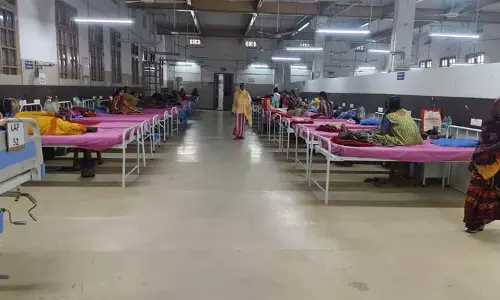 सरकारी हॉस्पिटल में 5 दिन के अंदर हुई 200 सर्जरी, बना रिकॉर्ड सरकारी हॉस्पिटल में 5 दिन के अंदर हुई 200 सर्जरी, बना रिकॉर्ड