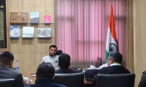निदेशक सूचना ने विभाग के कामकाज की समीक्षा की निदेशक सूचना ने विभाग के कामकाज की समीक्षा की