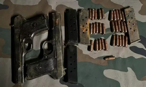 भारतीय सेना ने Kupwara में हथियार बरामद किए