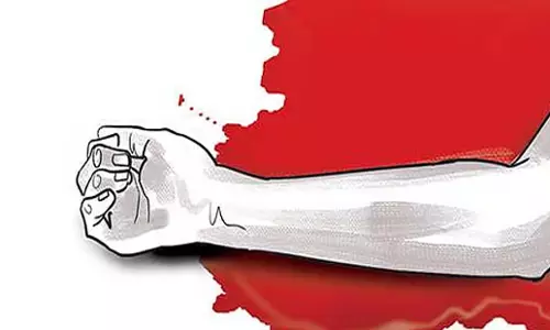 Andhra: आंध्र प्रदेश में बोरियों में व्यक्ति के शरीर के अंग मिले Andhra: आंध्र प्रदेश में बोरियों में व्यक्ति के शरीर के अंग मिले