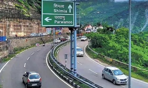 DEHRADUN चारधाम यात्रा से पहले सड़क निर्माण कार्य में तेजी