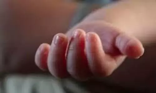 Bahraich: शादी की खुशियां मातम में बदलीं, गर्म दूध के बर्तन में गिरकर मासूम की मौत