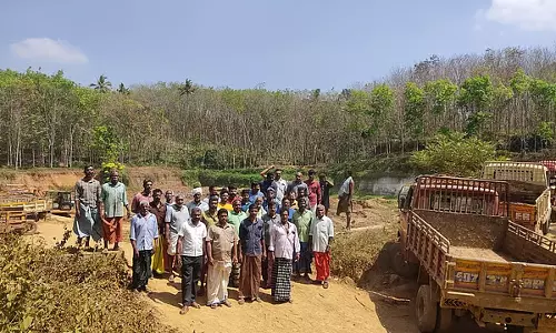 Tamil Nadu: थिरपराप्पु के निकट तालाब से गाद निकालने का विरोध