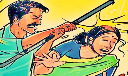 Patna: एक महिला प्रिंसिपल और शिक्षक के बीच मारपीट का मामला सामने आया