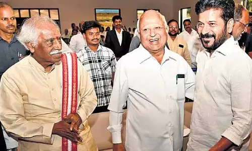 खेल में बने रहने के लिए बस ट्रेंड का अनुसरण कर रहा हूं: CM Revanth Reddy
