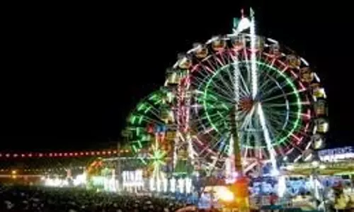 Khargone News: झूले से गिरकर गंभीर रूप से घायल युवक, जांच में जुटी पुलिस Khargone News: झूले से गिरकर गंभीर रूप से घायल युवक, जांच में जुटी पुलिस