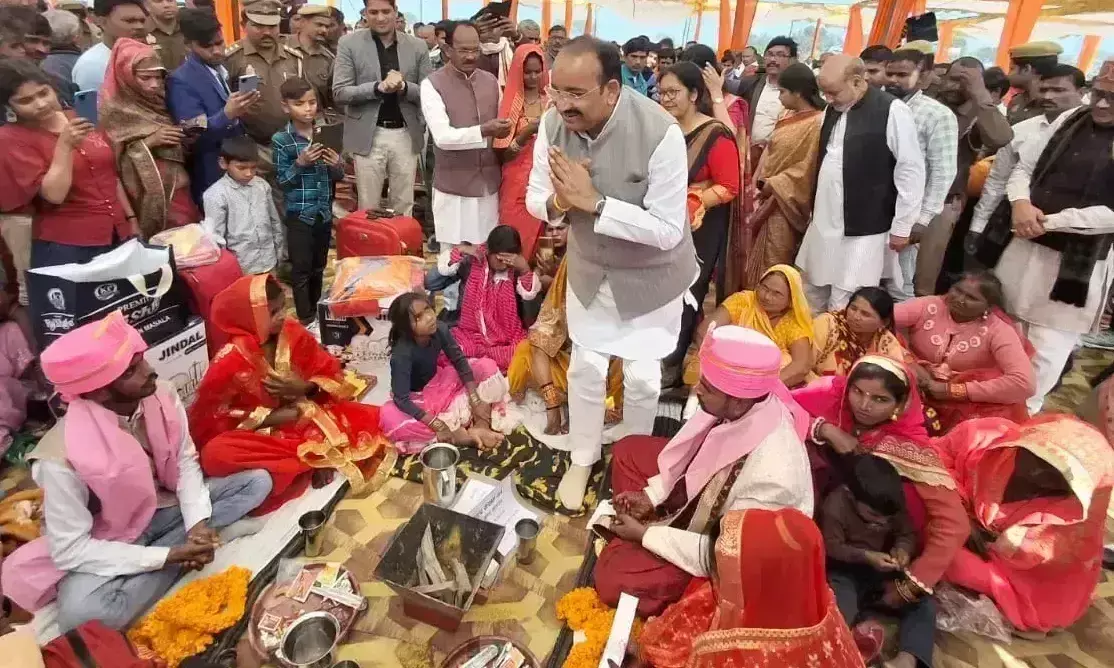 Raebareli: राज्य मंत्री दिनेश प्रताप सिंह ने 329 जोड़े को दिया आशीर्वाद