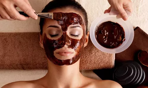 Skin Care: ढीली होती त्वचा छीन रही है आपकी चमक, आजमाएं ये स्किन टाइटनिंग मास्क
