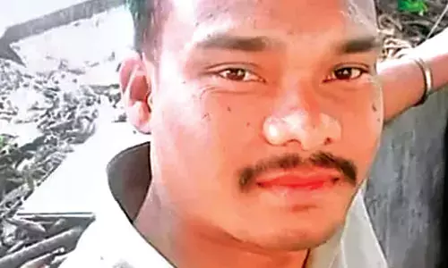 Odisha: युवक अपने पिता के सामने जलाशय में कूद गया Odisha: युवक अपने पिता के सामने जलाशय में कूद गया