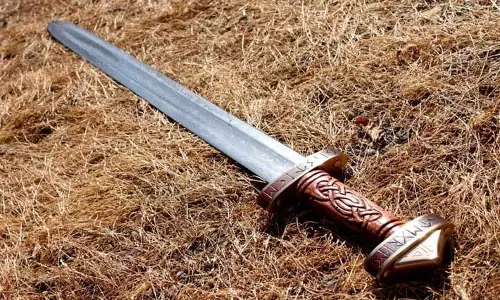 वाह रे औलाद! माता-पिता से घर खर्च के लिए तलवार निकाला, पुलिस भी हैरान वाह रे औलाद! माता-पिता से घर खर्च के लिए तलवार निकाला, पुलिस भी हैरान