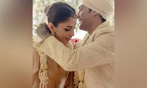 प्रतीक बब्बर और Priya Banerjee ने शादी की, अपनी शादी के दिन की तस्वीरें शेयर कीं