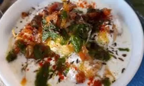 Recipe: इस आसान विधि से घर पर झटपट बनाएं बाजार जैसे मुलायम दही बड़े