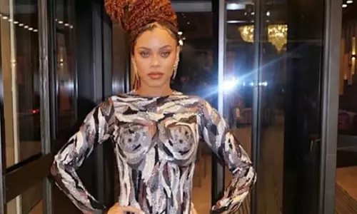 Andra Day ब्रैडली कूपर की इज़ दिस थिंग ऑन? में शामिल हुईं