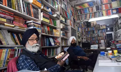 Lahore Book Shop: डिजिटल दुनिया में पढ़ने की परंपरा को पुनर्जीवित करना