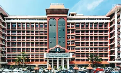 Kerala HC ने मुफ्ती पुलिस को आईडी कार्ड रखने का आदेश दिया