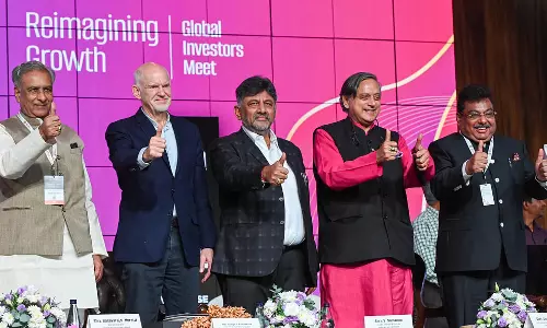 ₹10.27 लाख करोड़ का निवेश सौदा: 6 लाख नौकरियों की गारंटी ₹10.27 लाख करोड़ का निवेश सौदा: 6 लाख नौकरियों की गारंटी