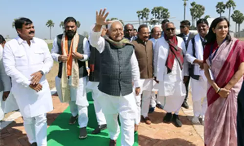 प्रगति यात्रा के दौरान बक्सर में Nitish Kumar ने कई प्रमुख परियोजनाओं का किया उद्घाटन प्रगति यात्रा के दौरान बक्सर में Nitish Kumar ने कई प्रमुख परियोजनाओं का किया उद्घाटन