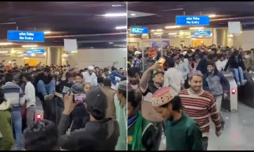 मेट्रो में गेट से कूदकर यात्रियों के बाहर निकलने का मामला, डीएमआरसी ने दी सफाई