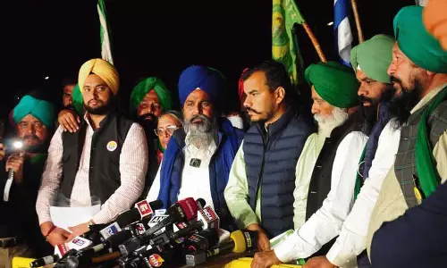 Punjab: केंद्र-किसान वार्ता सौहार्दपूर्ण, अगला दौर 22 फरवरी को Punjab: केंद्र-किसान वार्ता सौहार्दपूर्ण, अगला दौर 22 फरवरी को