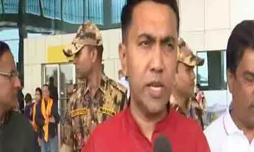 Goa के सीएम महाकुंभ में भाग लेने प्रयागराज पहुंचे Goa के सीएम महाकुंभ में भाग लेने प्रयागराज पहुंचे