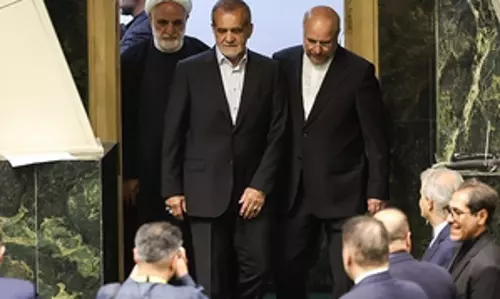 Iran ने यमन के हौथियों को धन मुहैया कराने और हथियार मुहैया कराने के अमेरिकी आरोप को खारिज किया