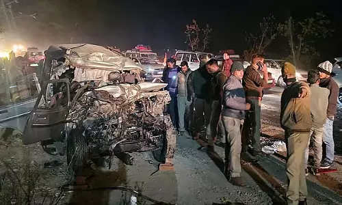 प्रयागराज हाईवे पर भीषण हादसा: 10 महाकुंभ श्रद्धालुओं की मौत