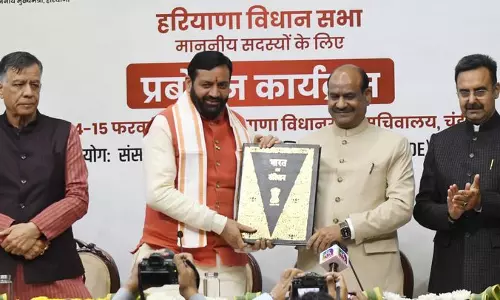 सुनियोजित गतिरोध देश और राज्यों के लिए अच्छा नहीं: Lok Sabha Speaker सुनियोजित गतिरोध देश और राज्यों के लिए अच्छा नहीं: Lok Sabha Speaker