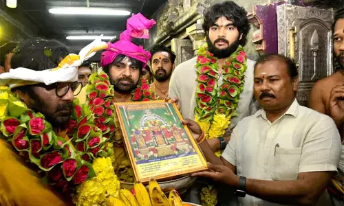 Andhra : पवन ने अरुलमिगु सोलाईमलाई मुरुगन मंदिर के दर्शन किए