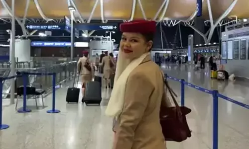 एमिरेट्स फ्लाइट अटेंडेंट के वायरल BTS वीडियो से विवाद, देखें VIDEO एमिरेट्स फ्लाइट अटेंडेंट के वायरल BTS वीडियो से विवाद, देखें VIDEO