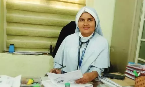 Kerala की नन ने सरकारी अस्पताल में पहली मेडिकल ऑफिसर बनकर रचा इतिहास Kerala की नन ने सरकारी अस्पताल में पहली मेडिकल ऑफिसर बनकर रचा इतिहास