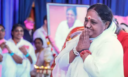 17, 18 फरवरी को चेन्नई में ब्रह्मस्थानम महोत्सव: माता अमृतानंदमयी आ रही 17, 18 फरवरी को चेन्नई में ब्रह्मस्थानम महोत्सव: माता अमृतानंदमयी आ रही