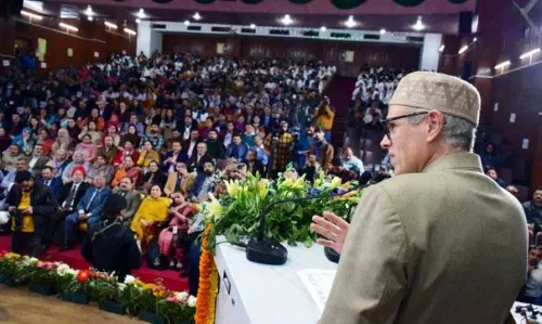 CM ने जम्मू-कश्मीर के अस्पतालों में आपातकालीन सेवाओं को मजबूत करने पर जोर दिया